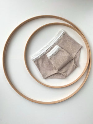 Undies Rib Beige: Comfortabele & stijlvolle onderbroeken voor meiden